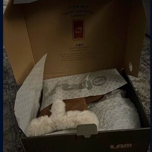 Lamo Tan Boots with Cream Fur